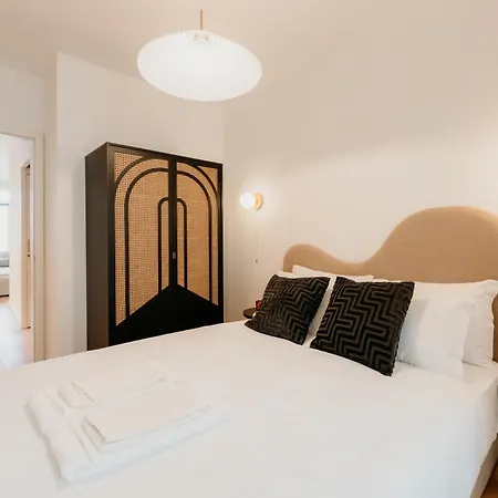 Apartment Mary Pink - No 1c - Stunning Two-bedroom Lisbon
