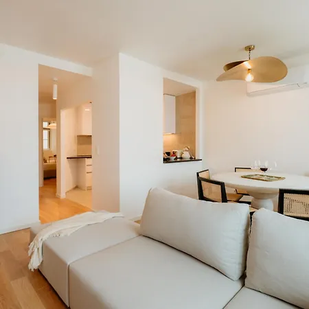 Mary Pink - No 1c - Stunning Two-bedroom Lisboa